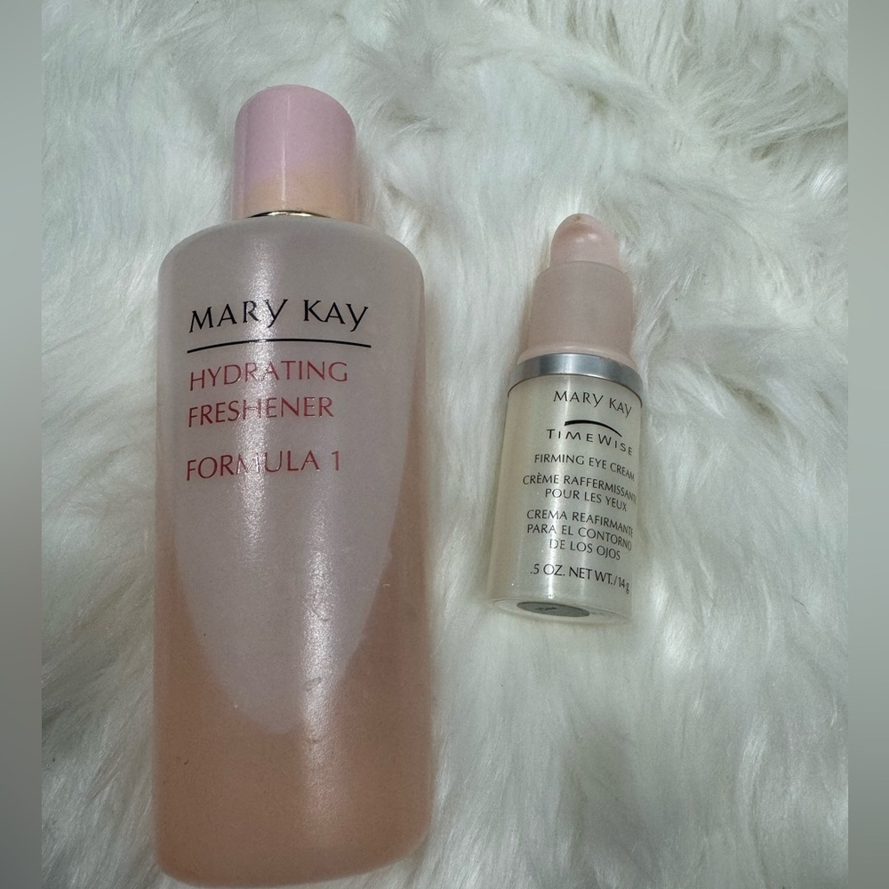 Mary Kay Bundle - Picture 2 of 11